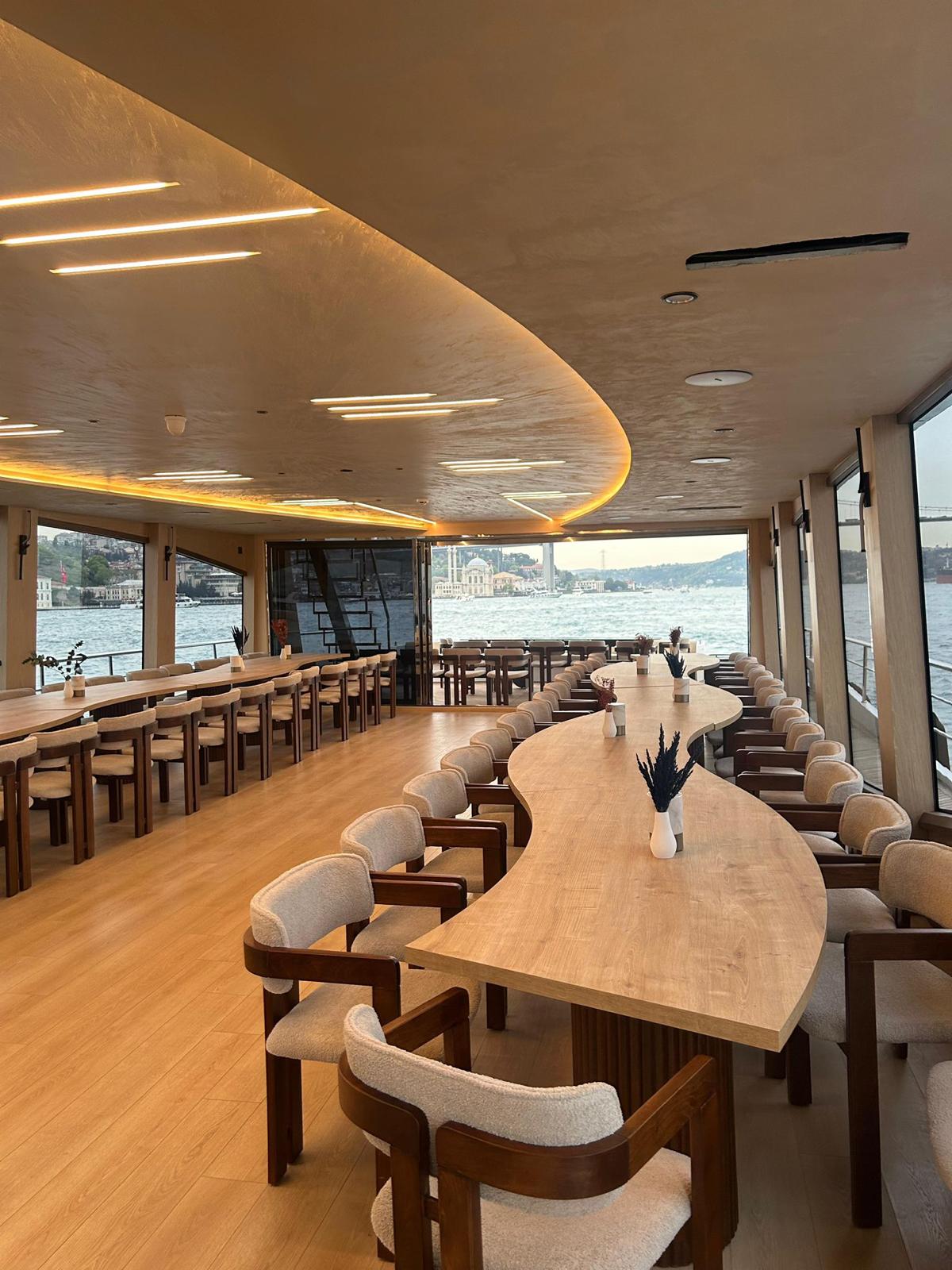 Event Yacht · 90 Guests · 2